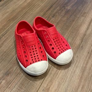 Native Jefferson shoe Size 7 red
